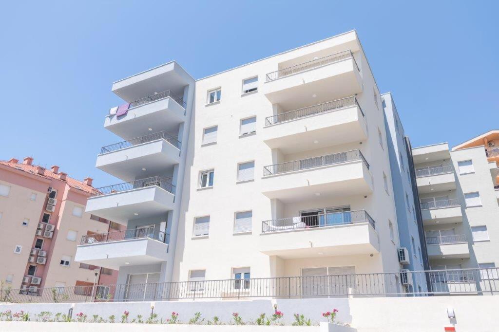 Center Apartment *